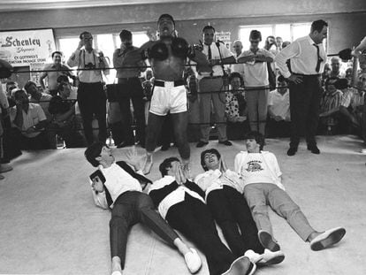 Muhammad Ali em 1964 com os Beatles, em Miami.