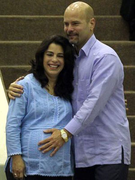 Adriana Pérez e o agente cubano Gerardo Hernández em Havana.