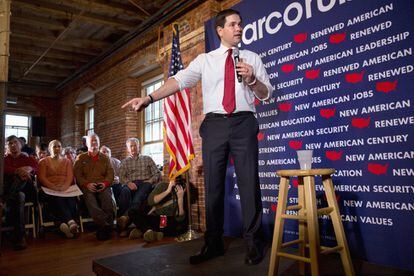 O candidato republicano Marco Rubio em uma reunião em Laconia.
