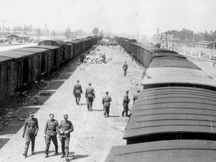 Guardas da SS no campo nazista de Auschwitz.