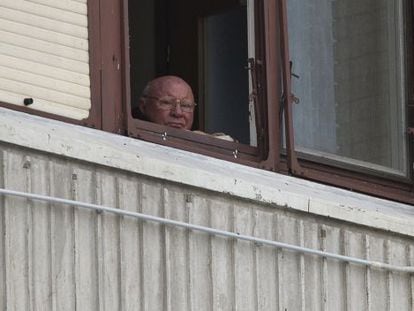 Jakob Denzinger, um dos que continuam recebendo a pensão, em julho em sua casa na Croácia.