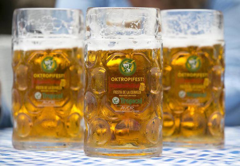 Cervejas para a Oktoberfest de Las Palmas, na Grande Canária.