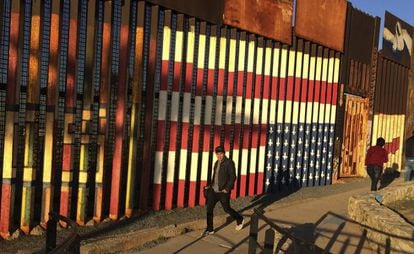 O muro entre México e EUA em Tijuana.