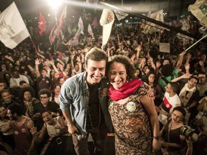 Marcelo Freixo e sua vice, Luciana Boiteux, no último dia 15 no Rio de Janeiro. Facebook