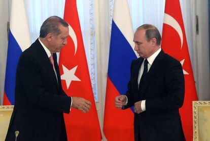 Erdogan e Putin, na terça-feira, dia 9 de agosto, em São Petersburgo.