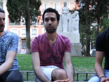 Karim, 27 anos, Samir, 29 anos e Faysal, 22 anos, durante a entrevista em Madri.