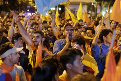 Simpatizantes da oposição venezuelana durante comício de fim de campanha em Caracas.