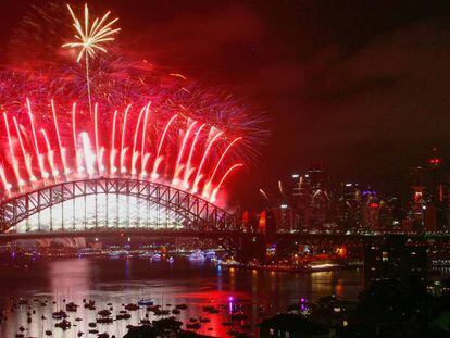 Fogos de artifício para celebrar o Ano Novo em Sidney (Austrália).