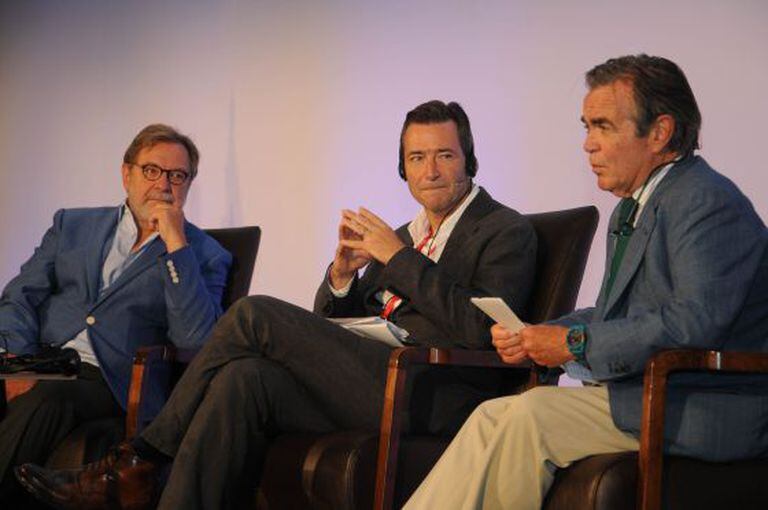 Juan Luis Cebrián, John Ridding e Diego do Alcázar.