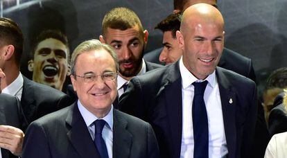 Zinedine Zidane, ao lado de Florentino Pérez.