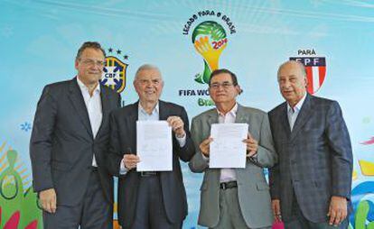 Antonio Carlos Nunes de Lima ao lado dos ex-presidentes da CBF, José Maria Marin e Marco Polo Del Nero, e do ex-secretário-geral da FIFA, Jérôme Valcke, em 2014.