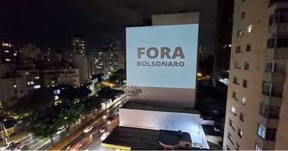Protesto contra Bolsonaro do coletivo @projetemos.