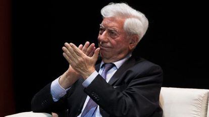 Mario Vargas Llosa em um foro sobre liberdade e democracia em Venezuela