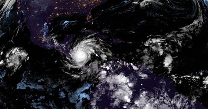 Imagem de satélite do olho do furacão Iota.