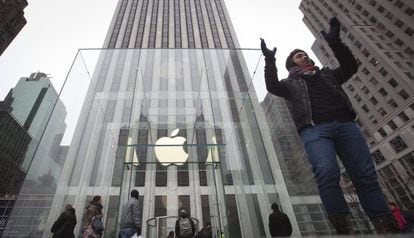 Apple é a empresa mais valiosa. Sua loja em Nova York.