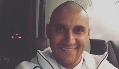 Navas, de cabeça raspada após a partida contra o Málaga.
