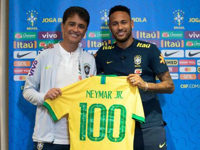 Neymar completará 100 jogos pela seleção brasileira em Cingapura.