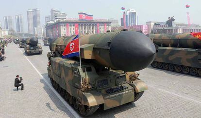 Mísseis balísticos no desfile em Pyongyang.