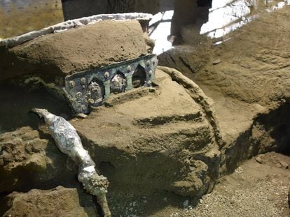 A descoberta de uma carroça romana na área arqueológica de Pompeia