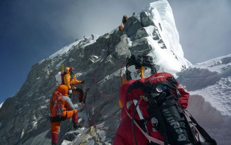 Uma expedição em sua subida ao topo do Everest.