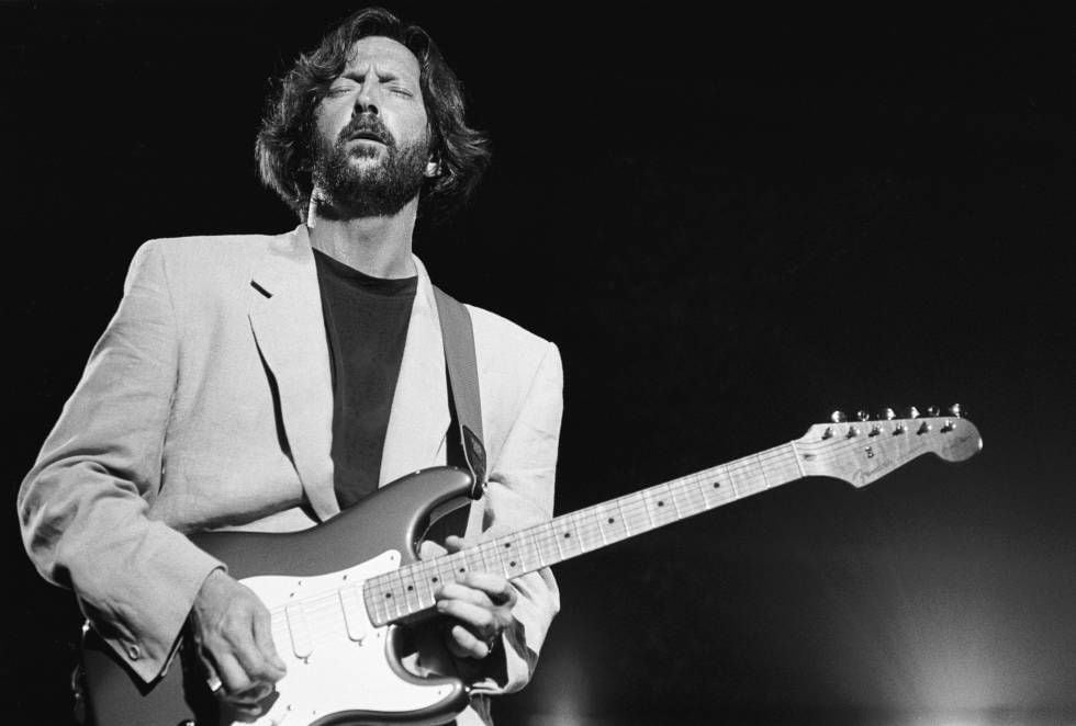 Eric Clapton, durante um show na época em que compôs 'Tears in Heaven'.