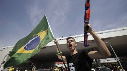 Manifestante pró-bolsonaro em Brasília.