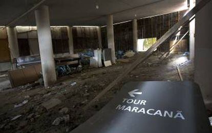 Interior do Maracanã, abandonado depois dos Jogos Olímpicos.