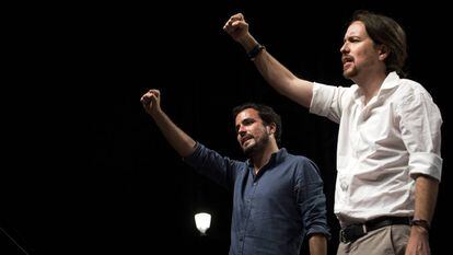 Garzón (esquerda) e Pablo Iglesias, em ato organizado por Unidos Podemos.