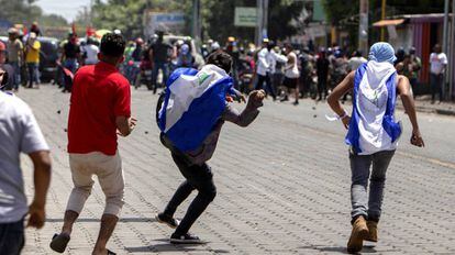 Vários manifestantes enfrentam seguidores de Daniel Ortega