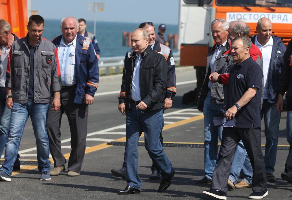 Putin na cerimônia de inauguração da ponte de Kerch, que une a Crimeia com o resto do território russo.