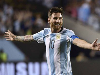 Messi festeja seu segundo gol contra o Panamá.
