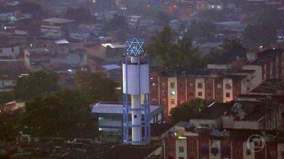 Estrela de Davi em conjunto habitacional na zona norte do Rio, uma das áreas sob ataque da facção que rebatizou cinco zonas como "Complexo de Israel".