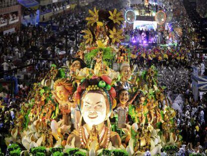 Beija-Flor durante o desfile de 2014.