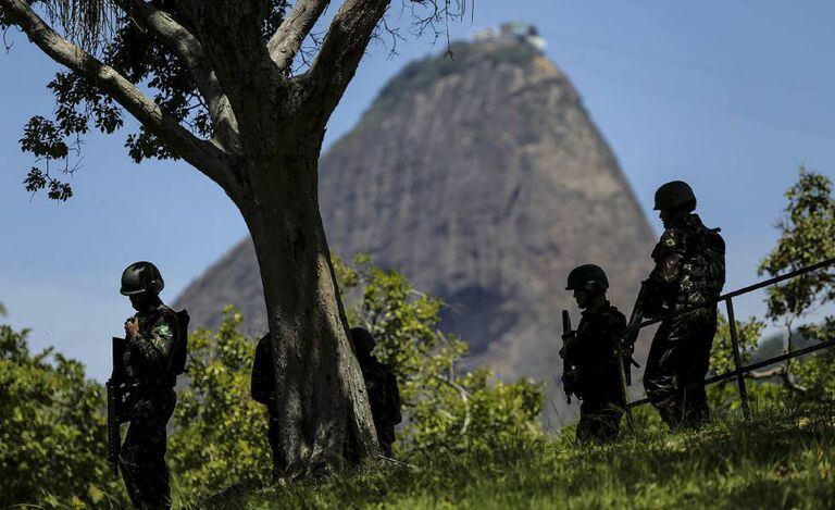 Patrulha das Forças Armadas no Rio de Janeiro no sábado.