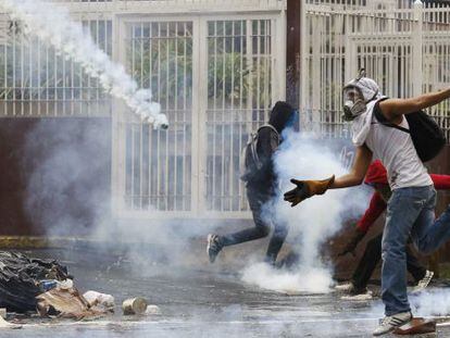 Distúrbios nas ruas de Caracas.