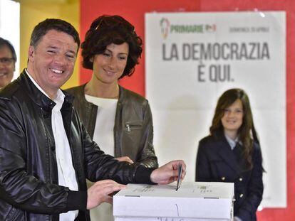 Matteo Renzi vota na manhã de domingo.