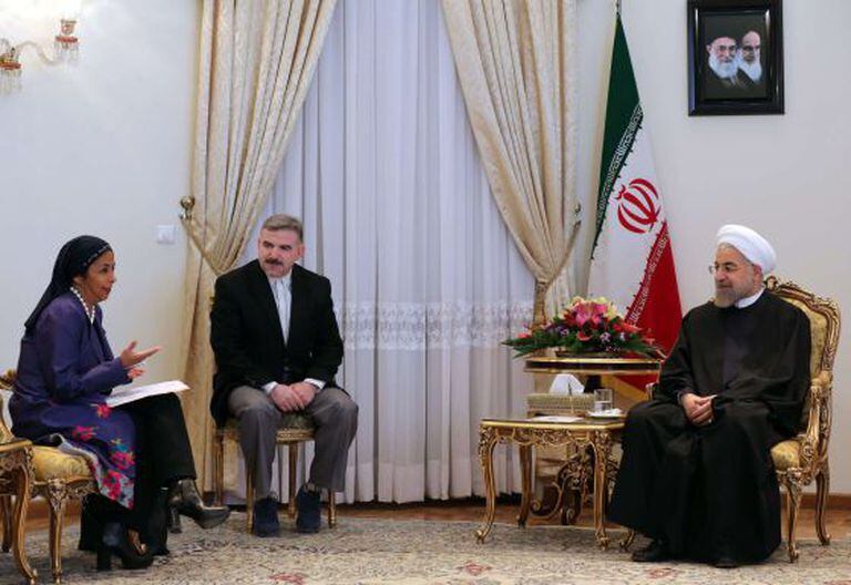 O presidente do Irã, Hassan Rohani, com o chanceler venezuelano.