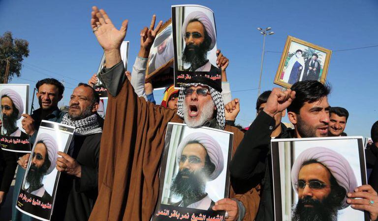 Xiitas iraquianos protestam contra a Arábia Saudita.