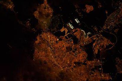 Vista de Madri à noite, a partir do espaço
