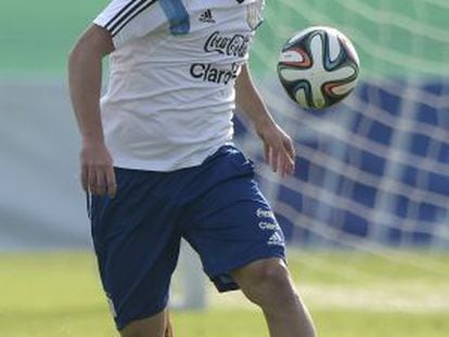 Higuaín, em um treinamento com a seleção argentina.
