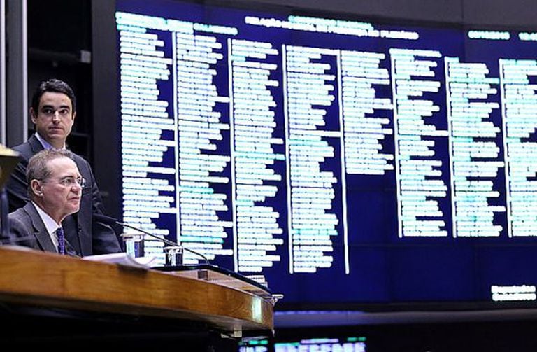 Renan Calheiros na sessão do Congresso.