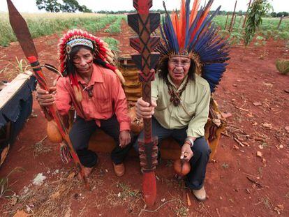 Índios da comunidade aldeia Tekoha Nhu Verá, ocupada há dois anos.