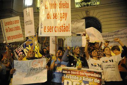 Manifestação pelo dia do Orgulho LGBT no Rio de Janeiro em 2013.