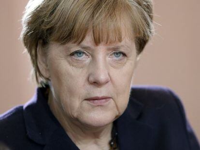 Angela Merkel durante a reuni&atilde;o semanal de Governo em Berlim, nesta ter&ccedil;a. 