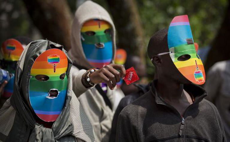 Protestos no Quênia contra a lei homofóbica da Uganda.