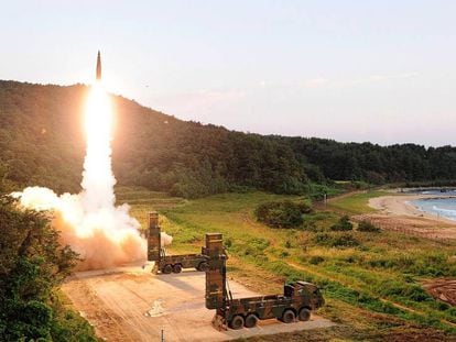 Míssil sul-coreano é disparado durante exercícios em resposta ao teste atômico da Coreia do Norte.