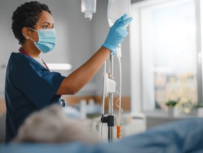 Encuentra los mejores cursos de FP Técnico en Cuidados Auxiliares de Enfermería 'online' y a distancia