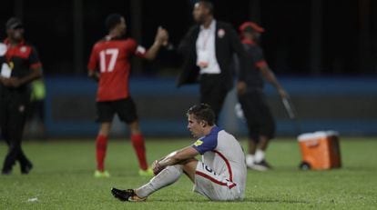 O norte-americano Matt Besler, após a derrota frente a Trinidad e Tobago.