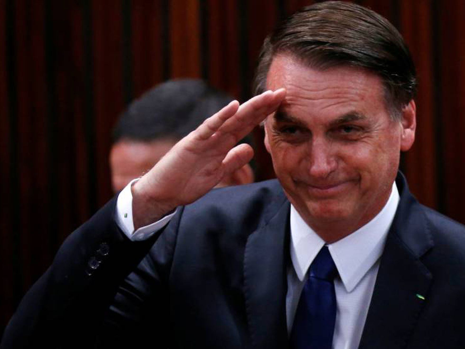 Bolsonaro puxa a orelha dos filhos: 'A campanha acabou