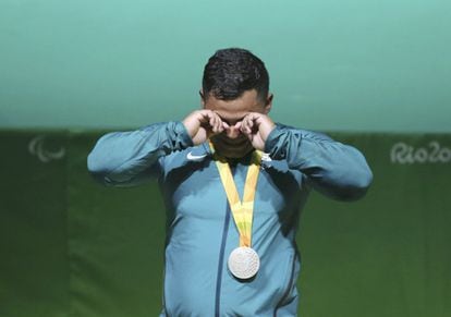 Evânio Silva chorou ao conquistar a prata na categoria até 88kg do halterofilismo. O brasileiro levantou 210kg, ficando atrás apenas de Mohammed Khalaf, dos Emirados Árabes, que levantou 220kg.